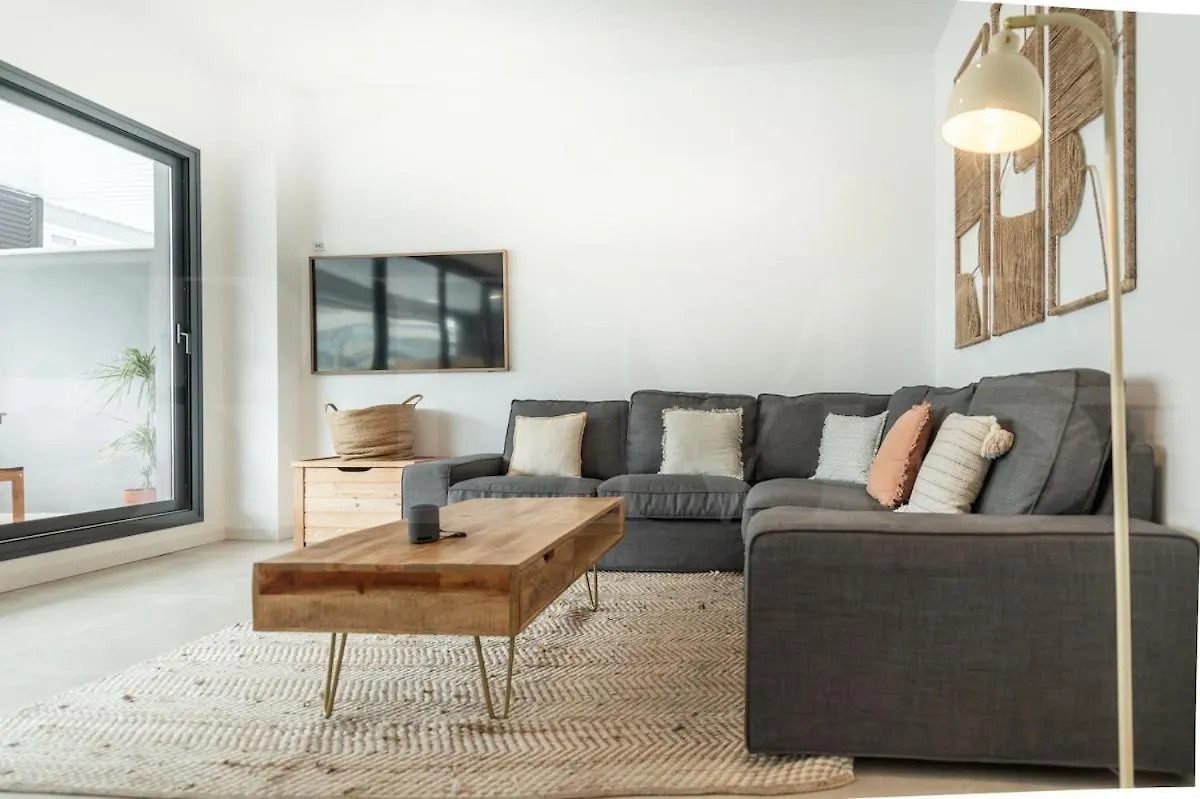 טורמולינוס Beachside Escape With Parking And Pool Rems דירה